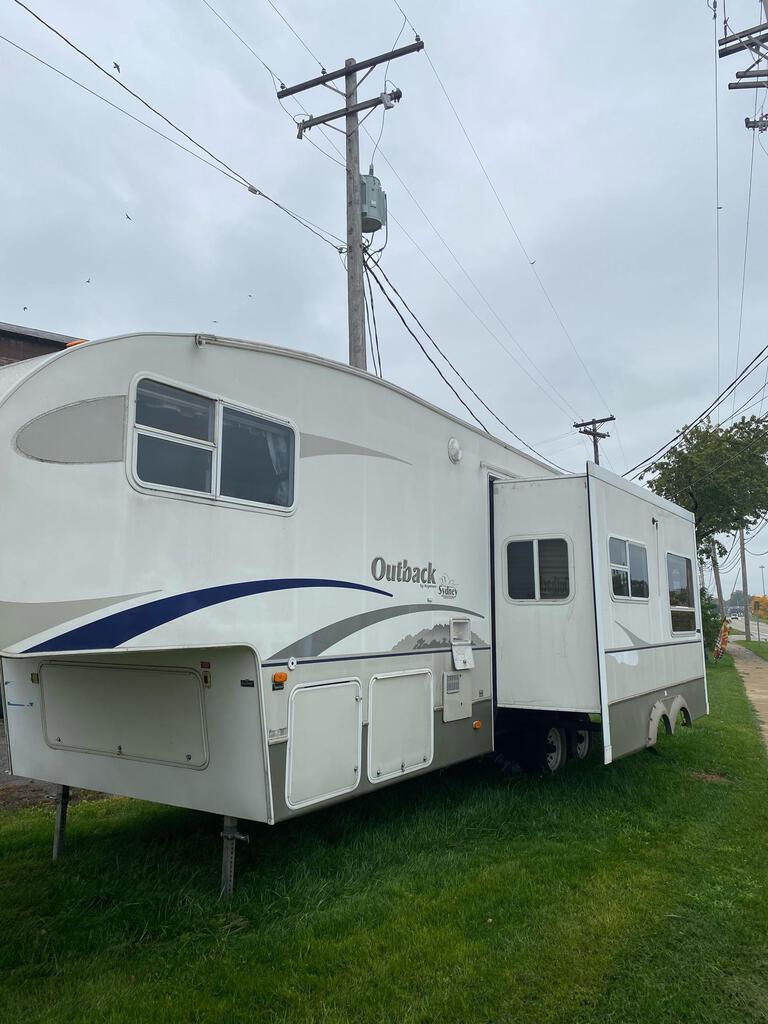 2006 Outback by Keystone (Sydney Edition) 32 ft 5th Wheel Camper Repo