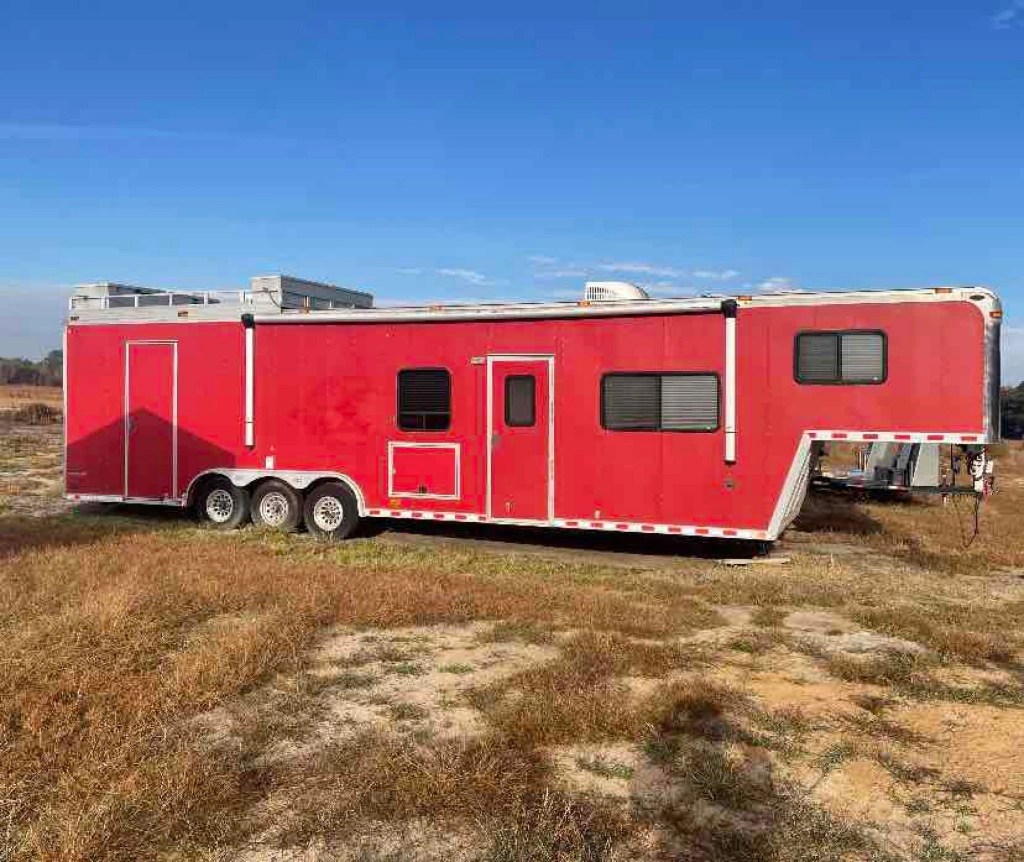 2000 Gooseneck Camper Repo Finder