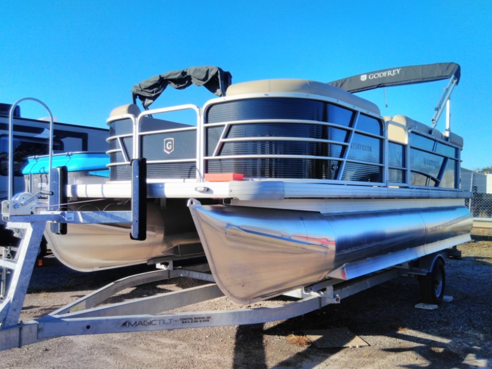 2022 Godfrey Sweetwater 2086 RWD Repo Finder