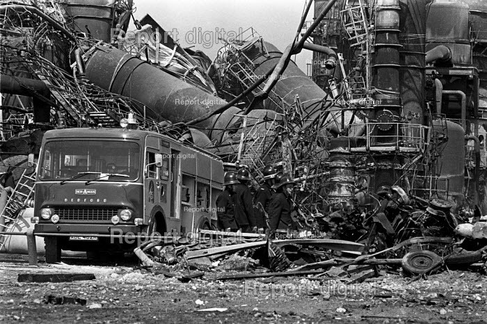 reportdigital.co.uk Flixborough Chemical Plant Disaster 1974 Firemen