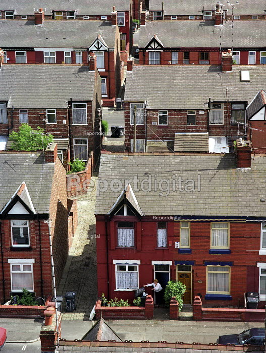 Terraced housing, Moss Side, Manchester. Len Grant, Y0308014.jpg