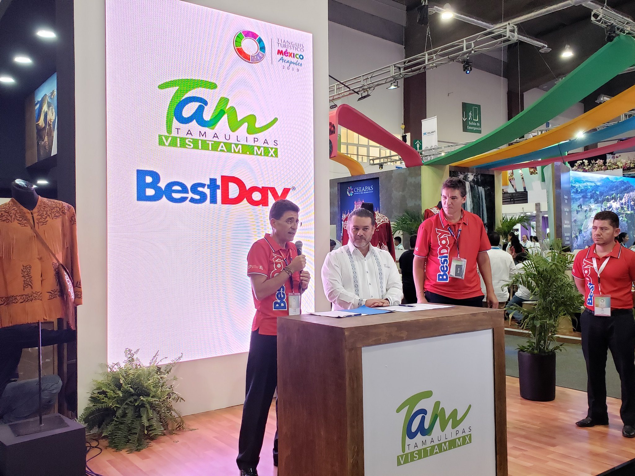 Fotos Bestday renueva imagen de su archiconocido