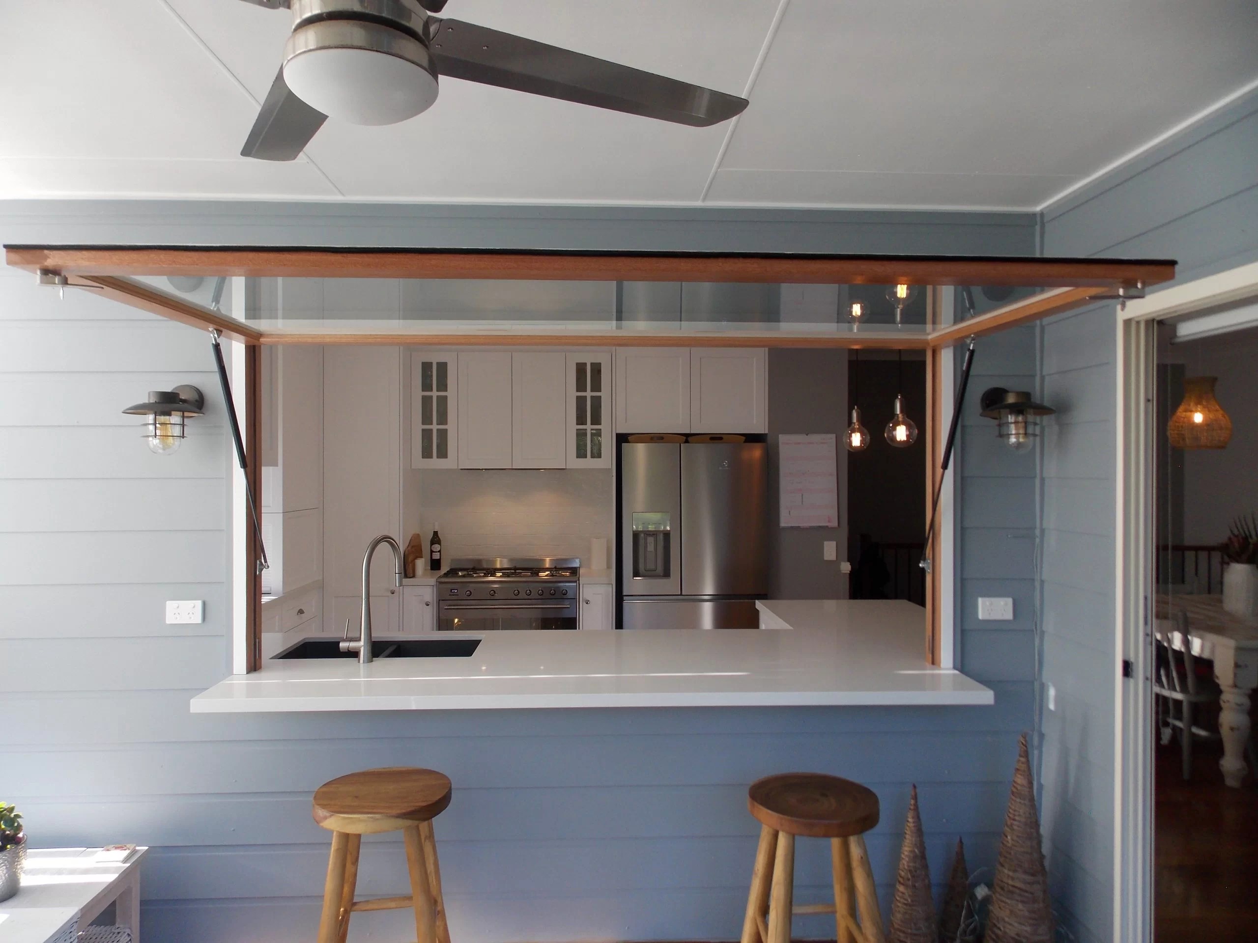 Benefits of Gas Strut Servery Windows » Residence Style