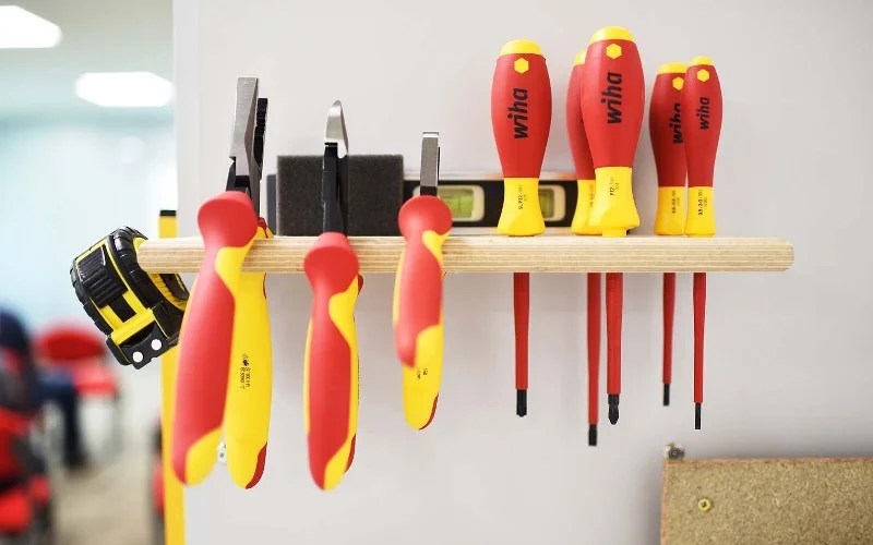 Top 5 Essential Tools for Electricians 2021 » Residence Style
