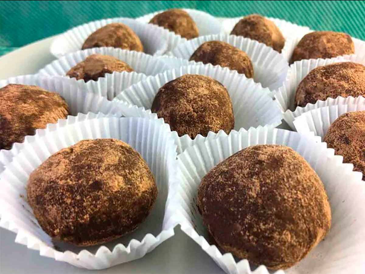 Decadent Keto Truffles (2g net carbs) Resolution Eats