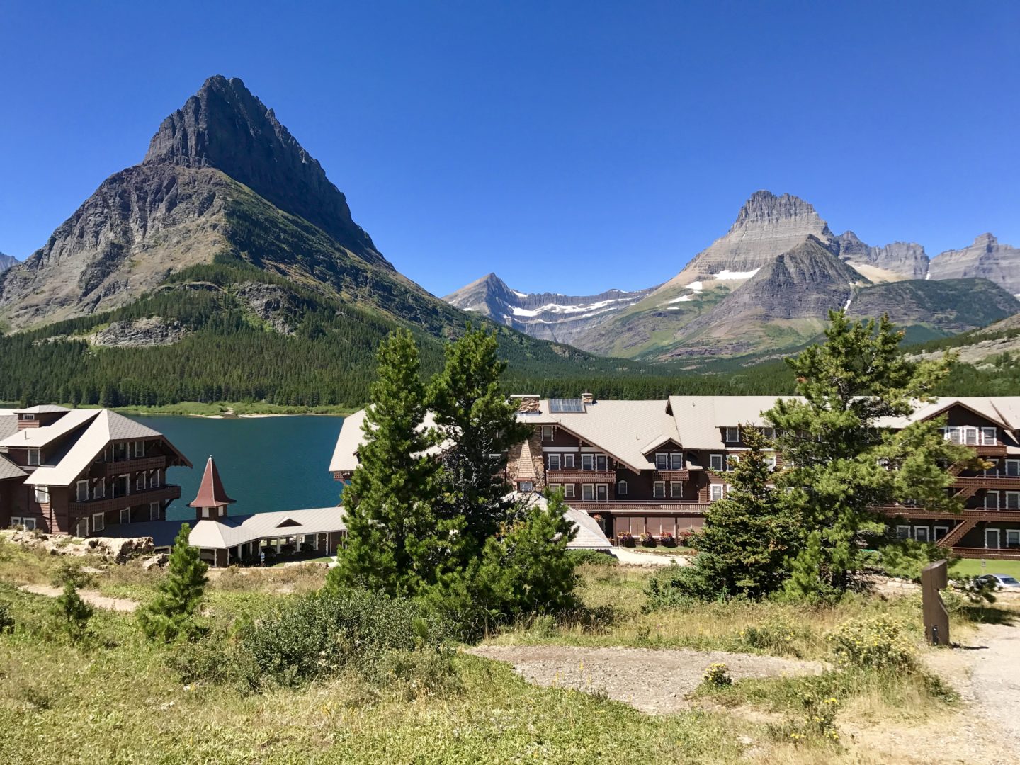 Where to stay while visiting Glacier National Park for the best experience