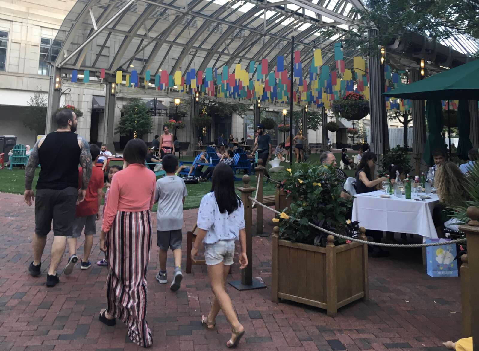 Fairfax County restaurants see inperson diners return with pandemic