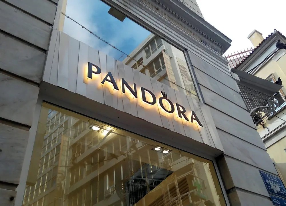 Pandora Jewelry Rolls Out Workforce Safety Solution as it Reopens