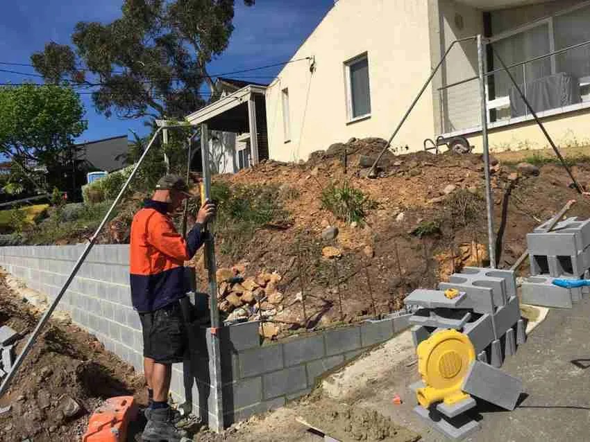 Bricklaying & Block Laying Retaining Wall Constructions