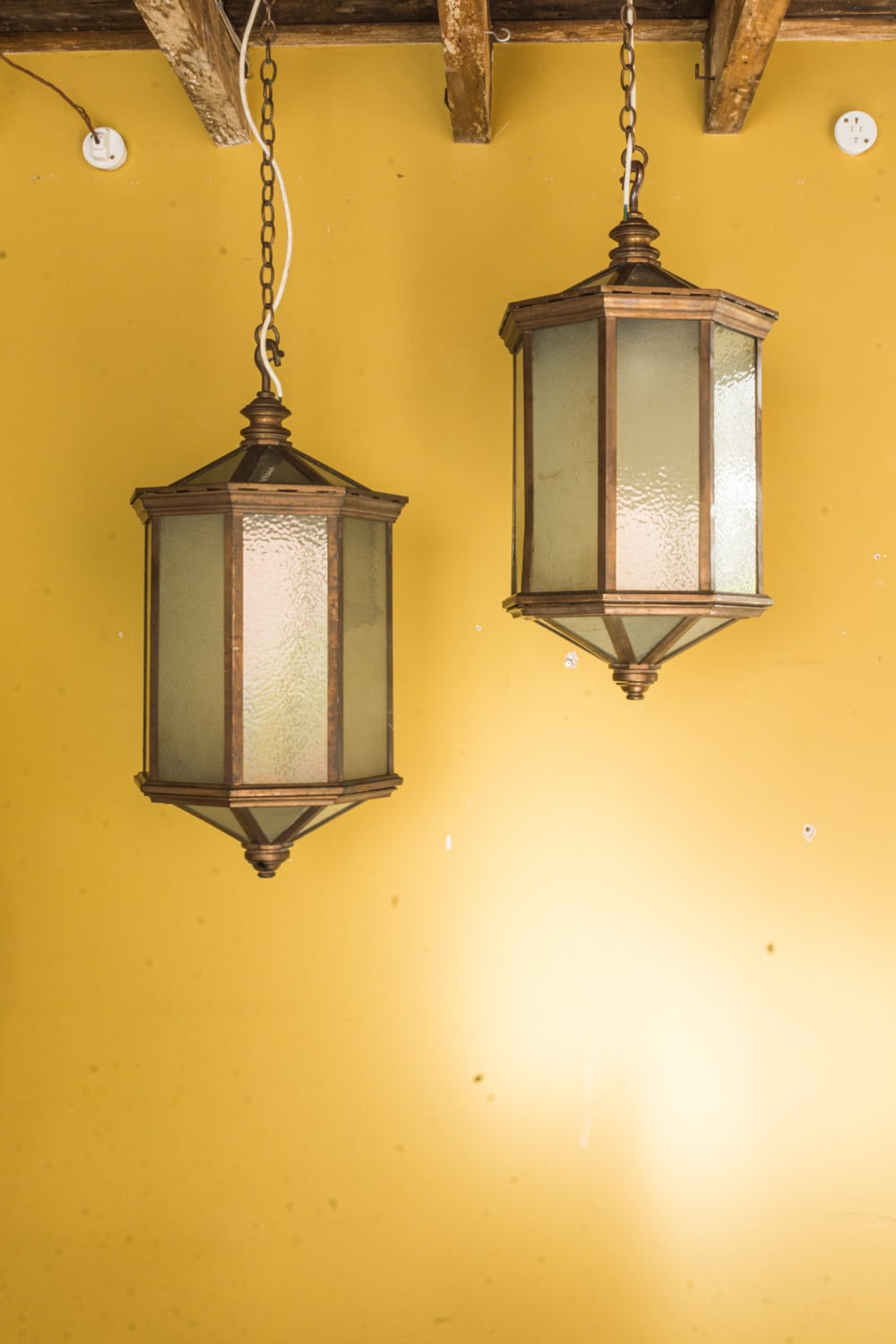Large 1920’s Brass Lanterns 5365 Retrouvius