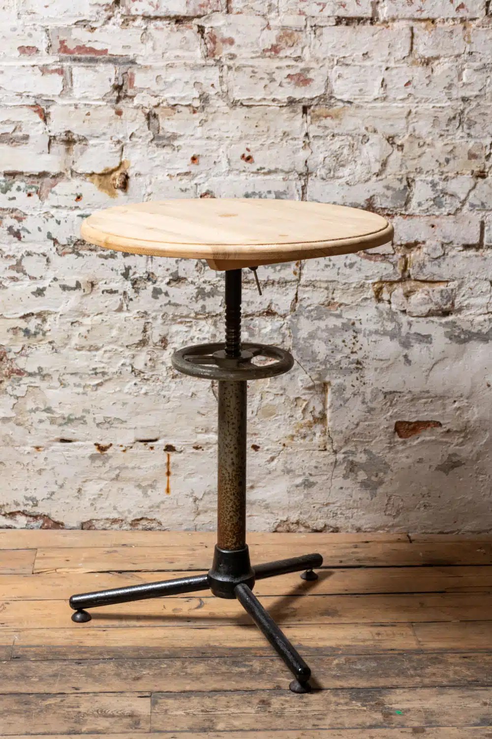 Sculptors table 8228 Retrouvius