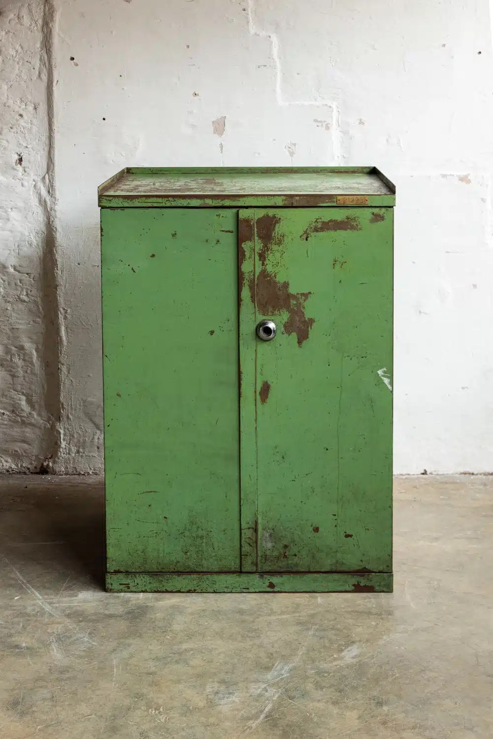 Industrial Cabinet #8553 - Retrouvius