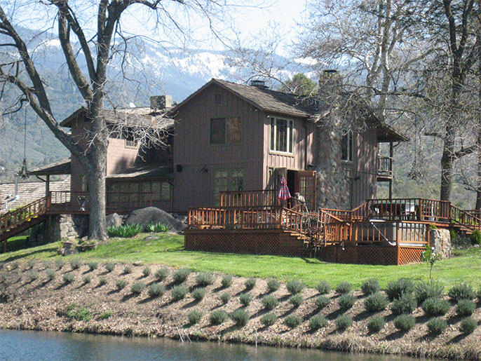 Ranches for sale. 445 Acre High Sierra Ranch in Springville near the