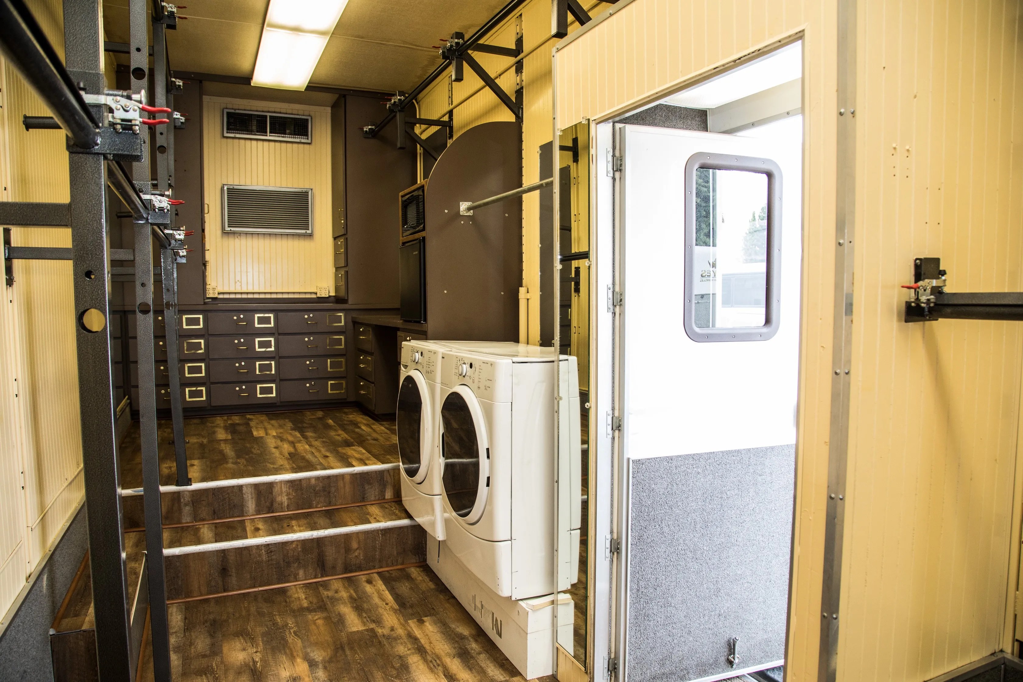 40' Wardrobe Trailer Reyes Production Vehicles