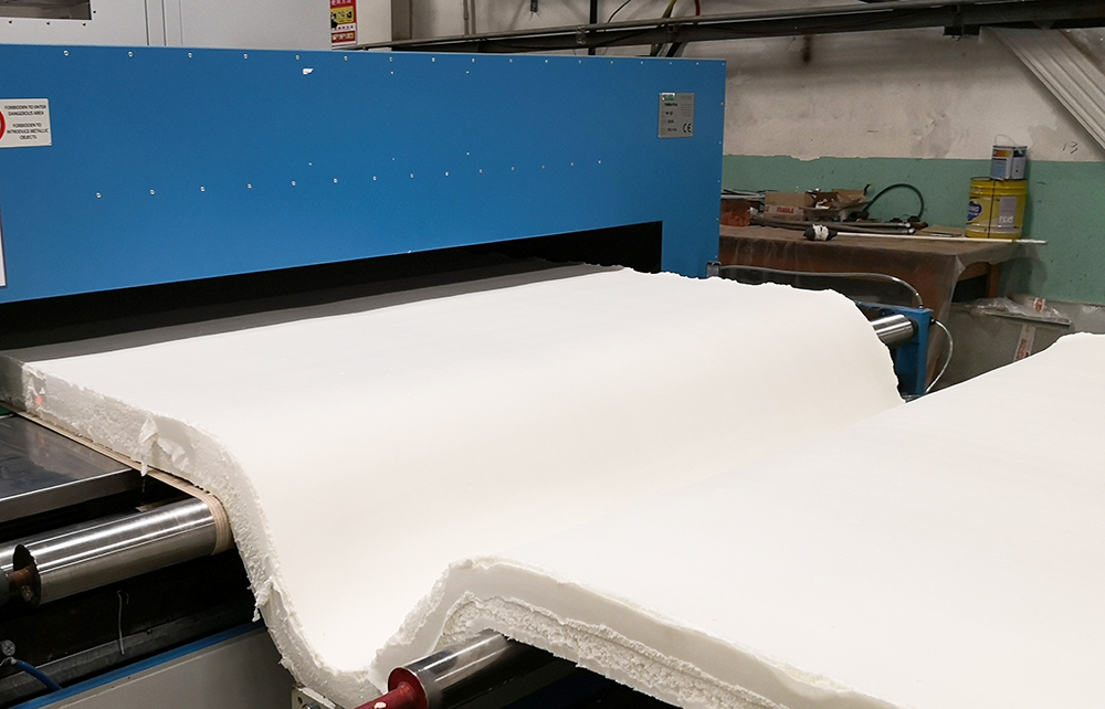 Vulcanization and drying of latex foam RF Systems Smart Thermal