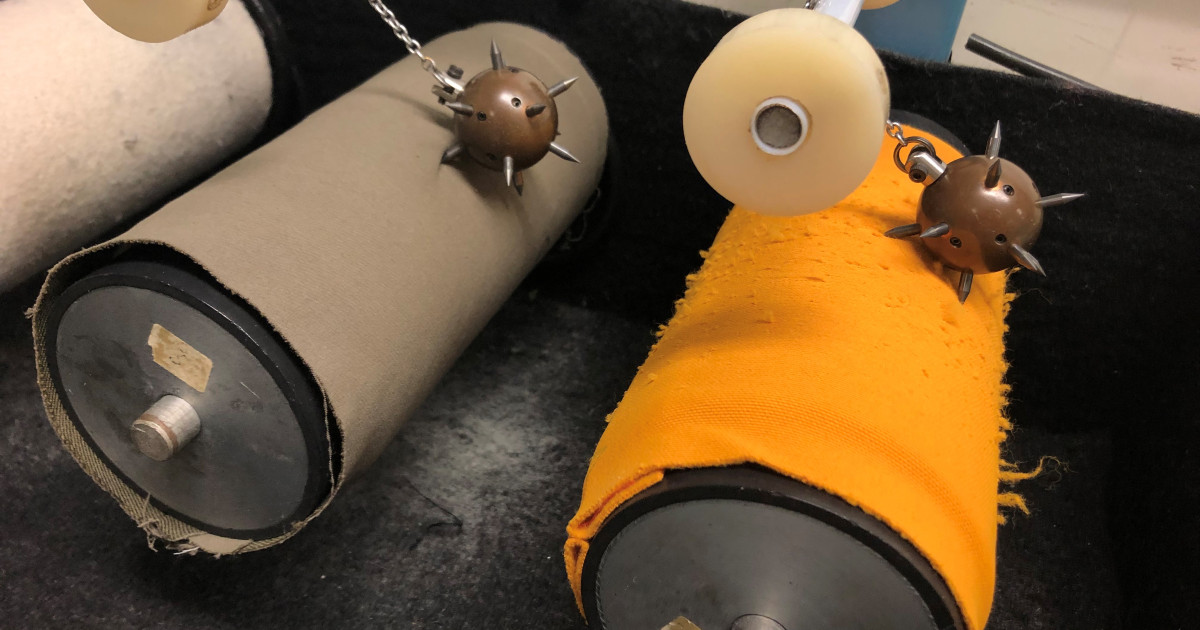 Test method for fabrics resistance to snagging according to ASTM D3939