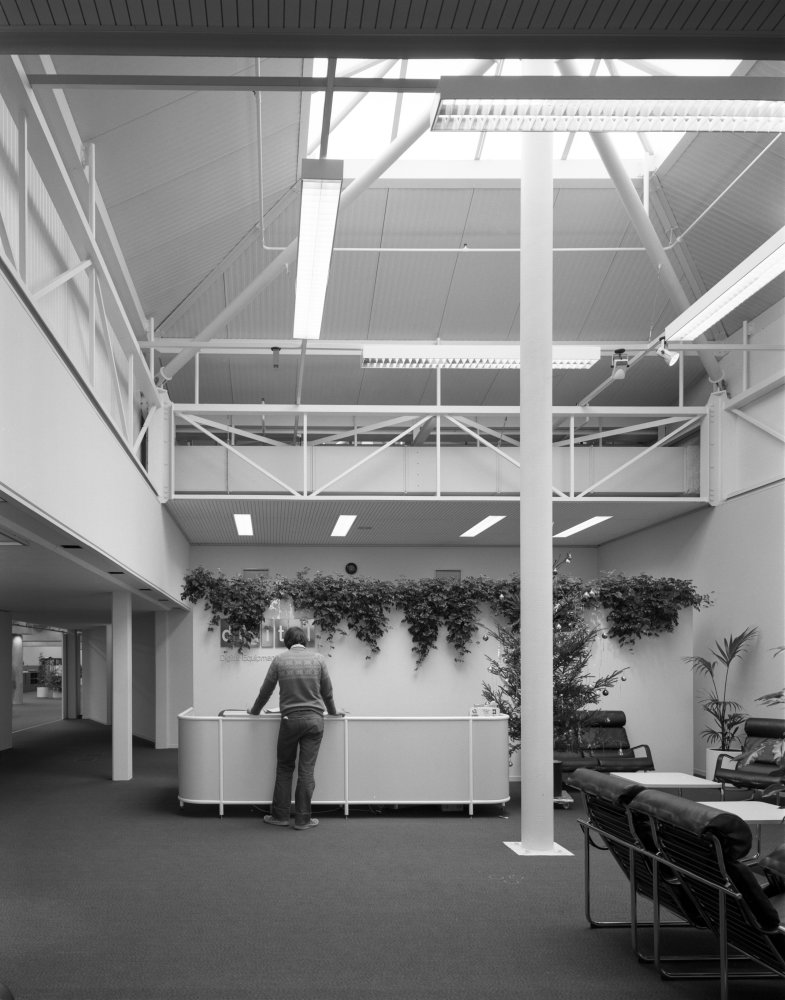 Digital Equipment Company, Reading, Berkshire the reception area RIBA pix