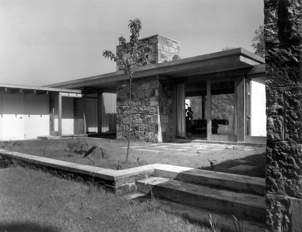 Avisfield, Cramond Road North, Edinburgh view of the main entrance on
