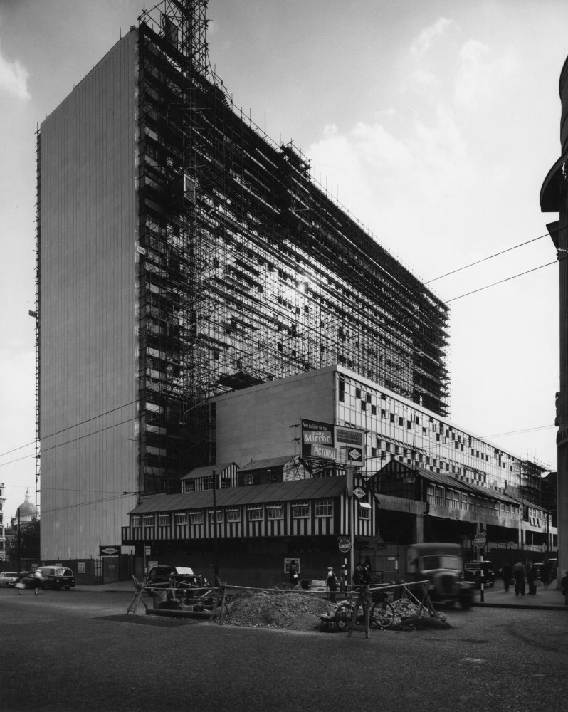 Daily Mirror building under construction, Holborn Circus, City of