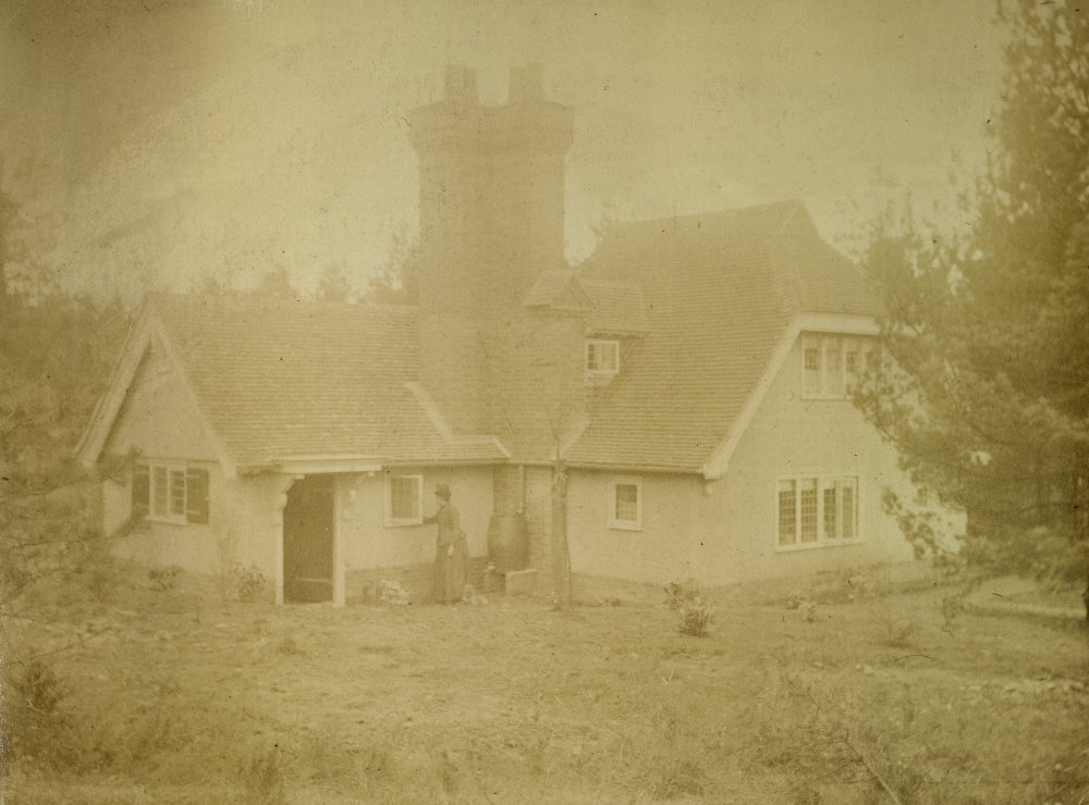 Crooksbury House, Farnham, Surrey the gardener's cottage RIBA pix