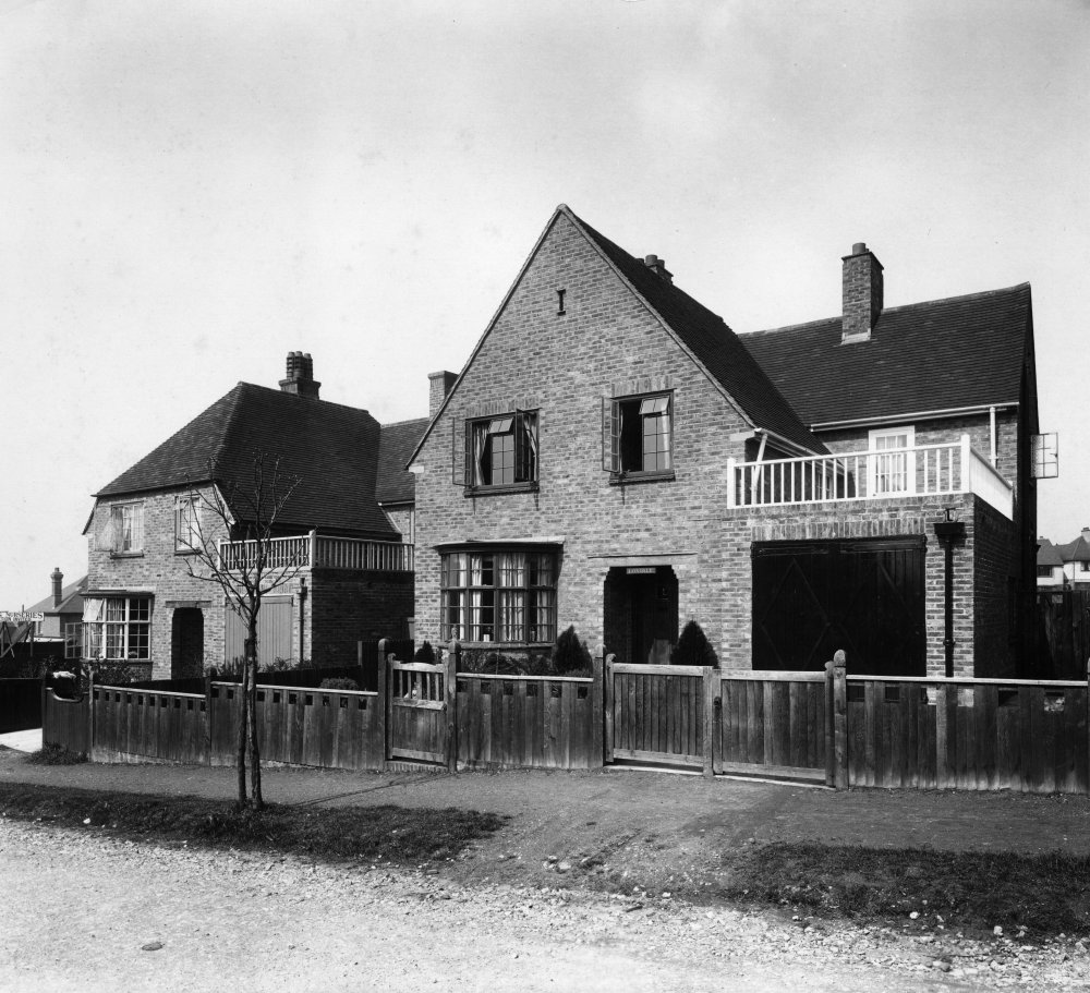 Suburban detached brick houses, Winecot and Loxdale, Lloyd Road, Hove
