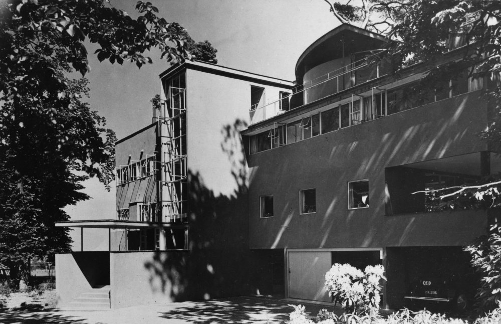 6 Temple Gardens, Moor Park, Hertfordshire the entrance front RIBA pix