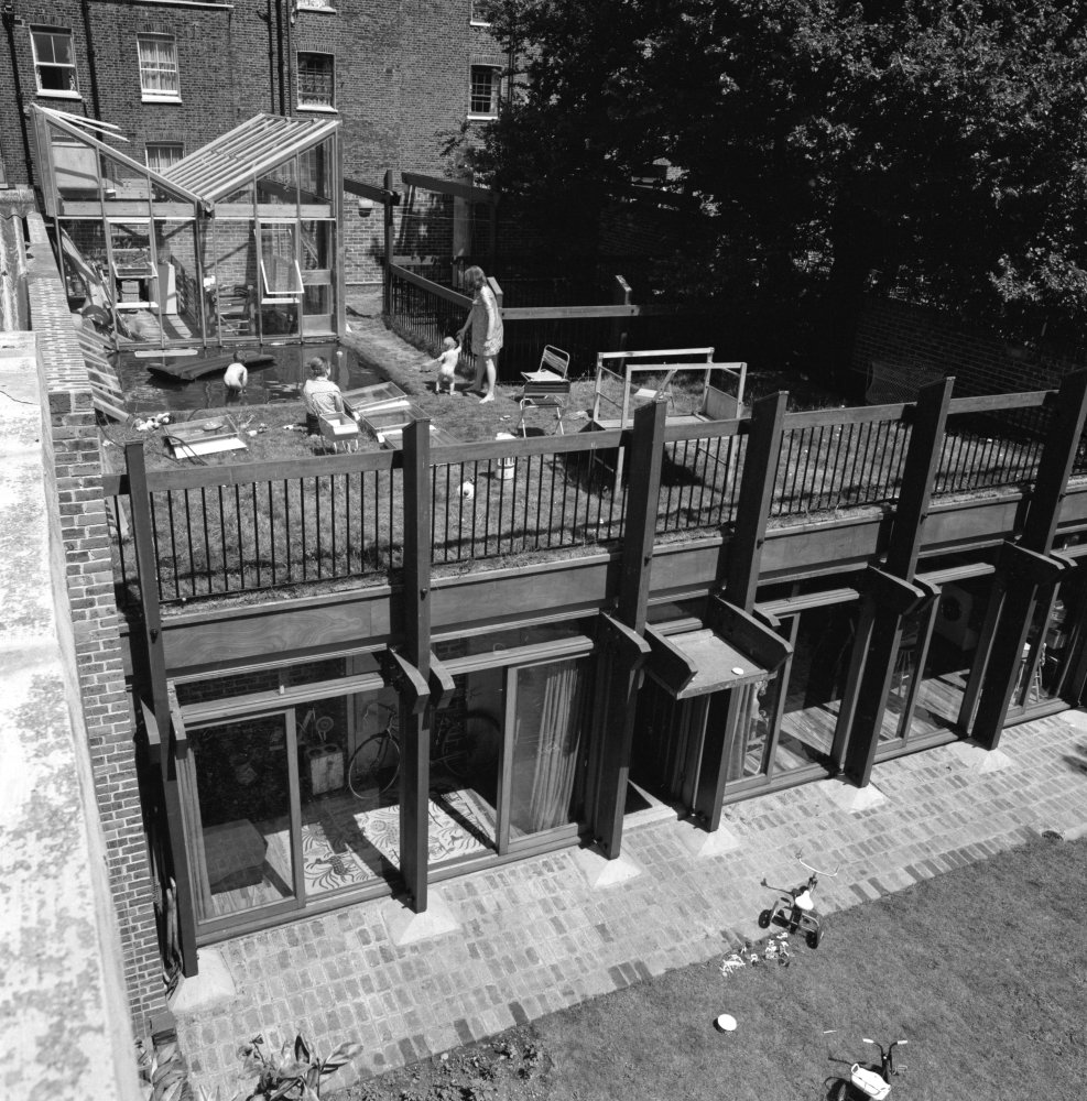 15 Torriano Cottages off Leighton Road, Kentish Town, London elevated