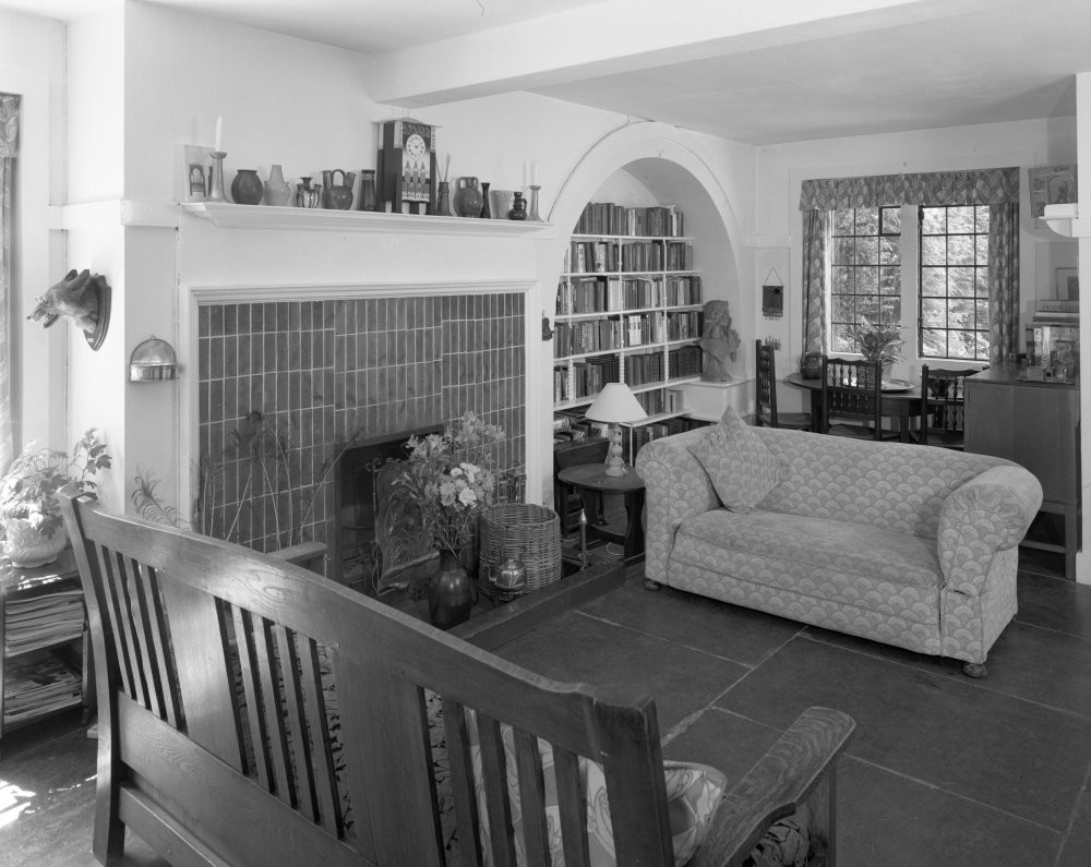 Hollybank, Chorleywood, Hertfordshire the hall looking northwards