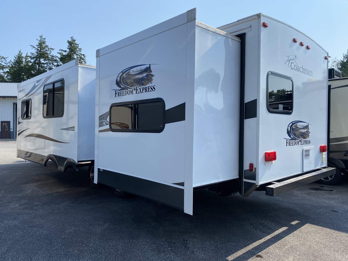 USED 2013 Coachmen Freedom Express Liberty 310BHDS Weare, NH