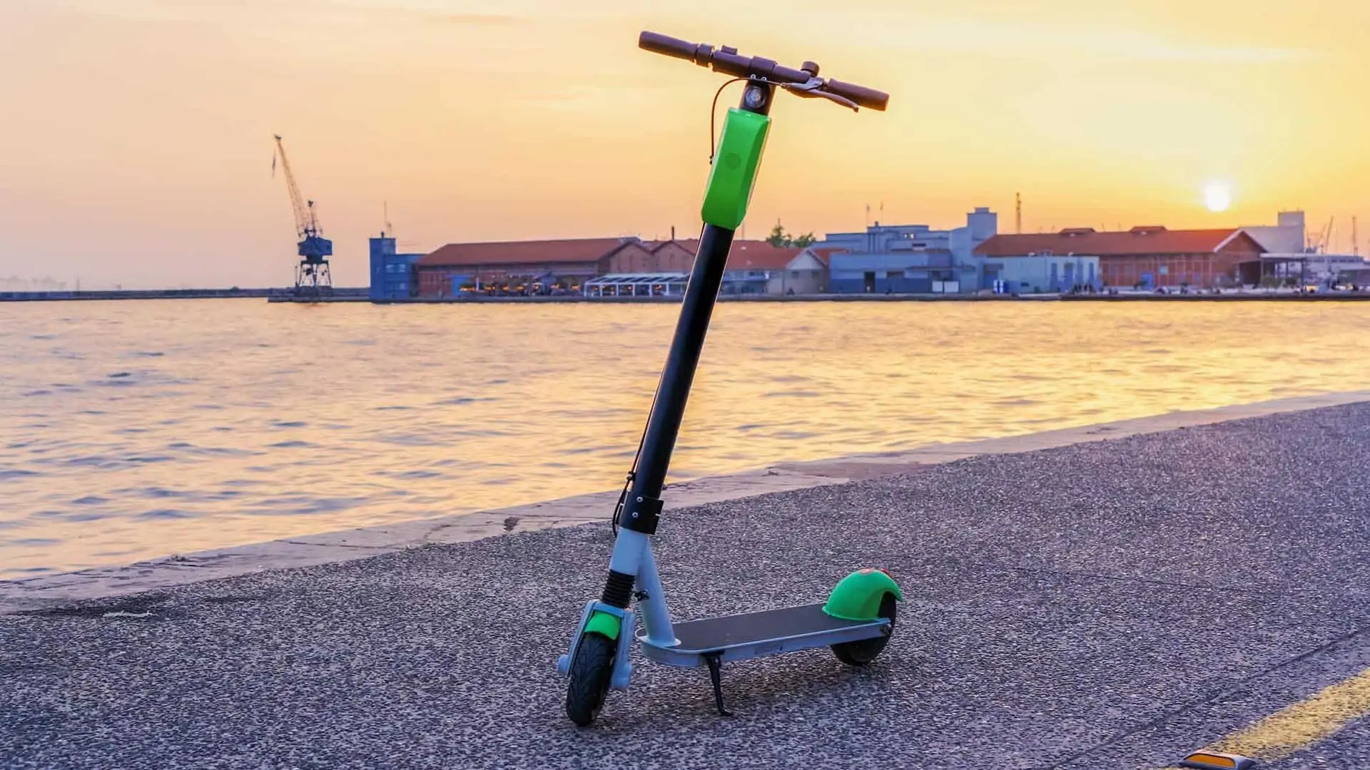 The Definitive Guide to Lime Scooters [For Riders & Juicers]
