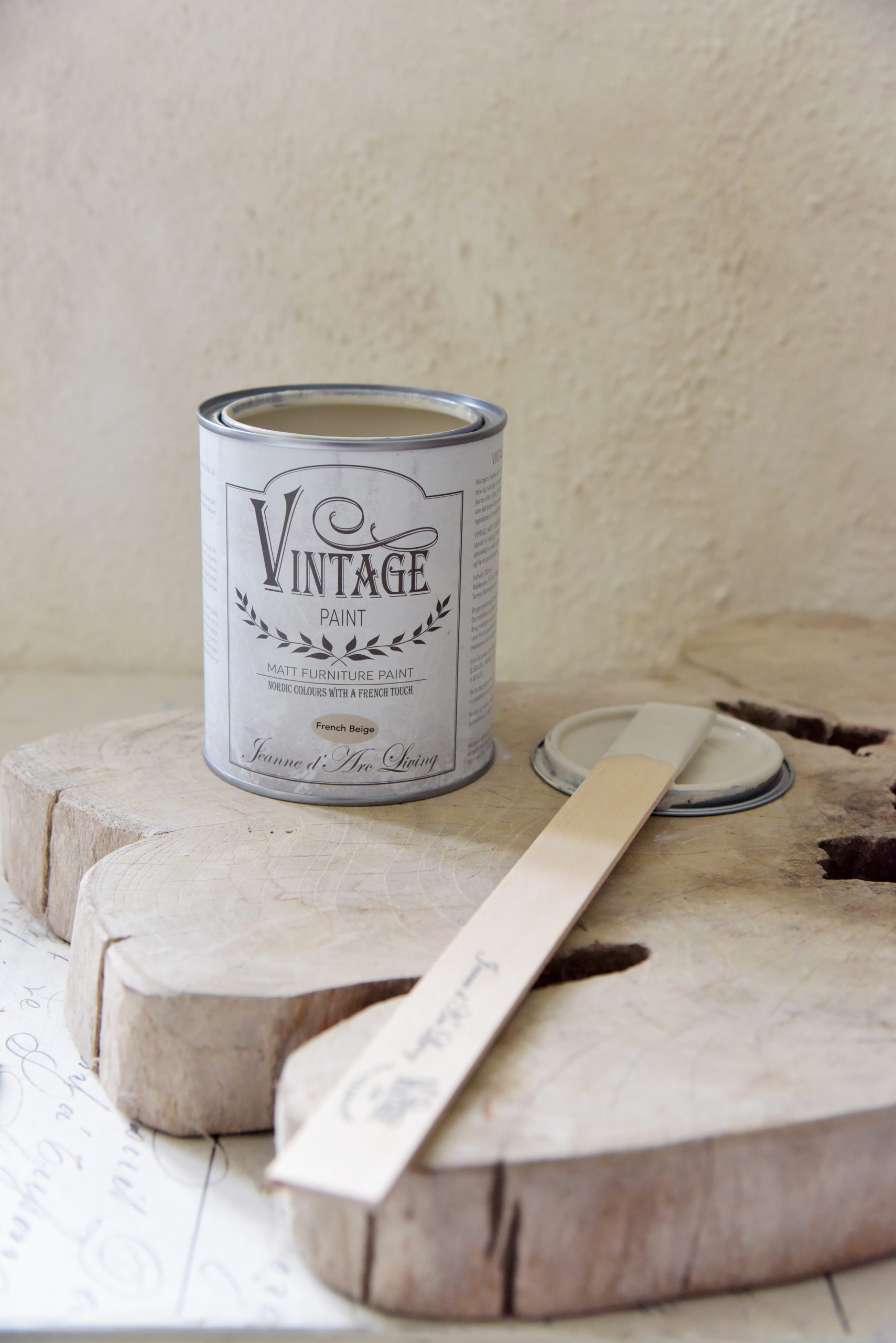 Peinture French beige Rigerfields