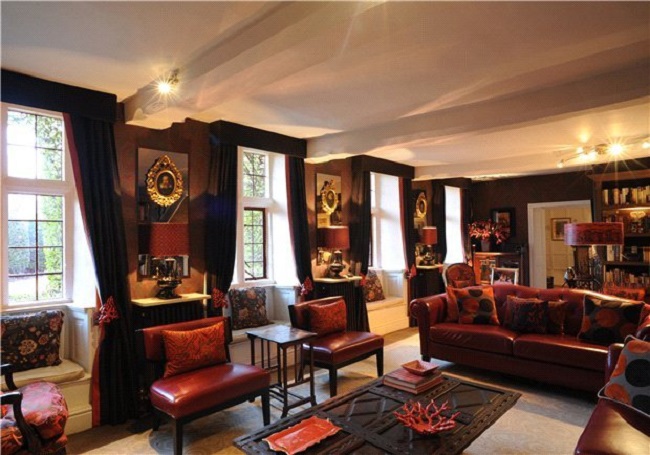 Laurence LlewelynBowen is changing rooms! Property blog