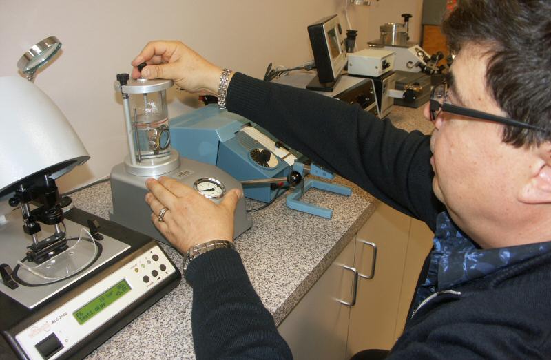 Right Time International Watch Center we buy, sell, trade and service