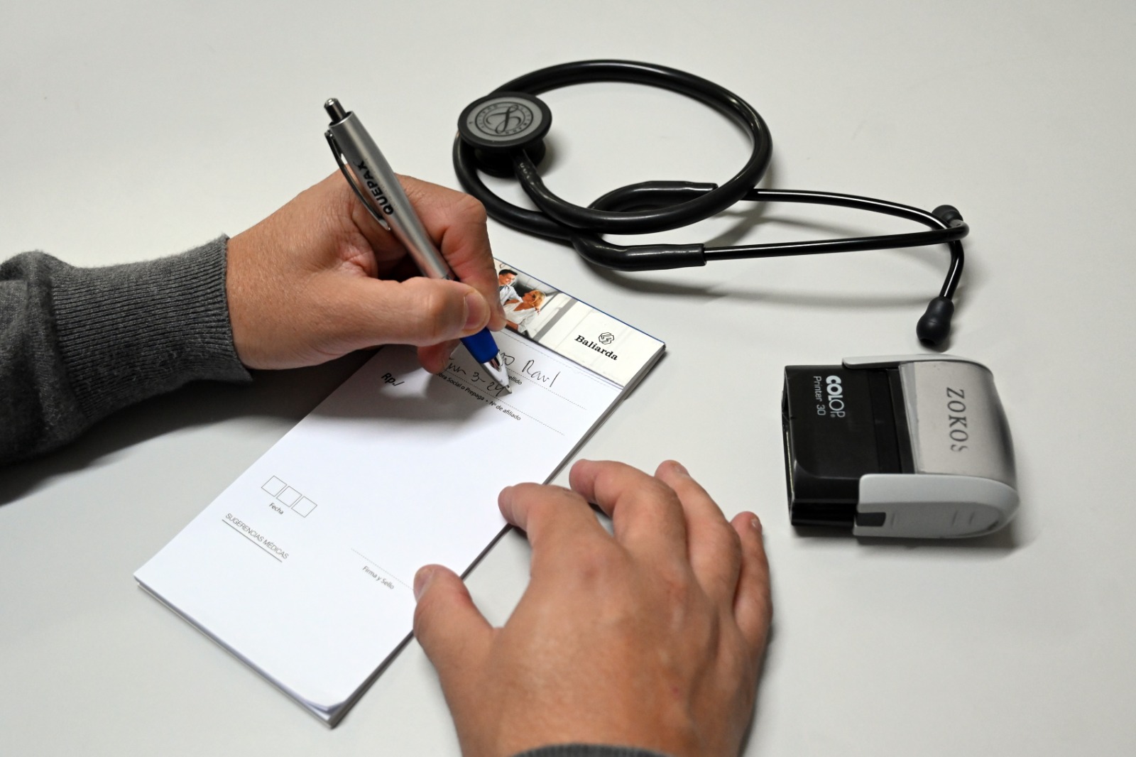 Las licencias médicas de los estatales bajaron un 12% en el primer cuatrimestre del 2025