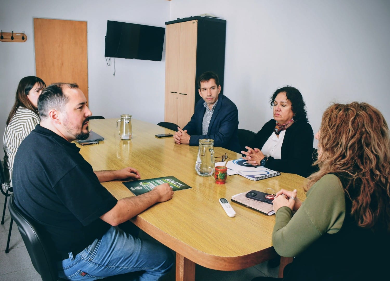 Paritarias en Río Negro: el Gobierno ofertó un mix bimestral de porcentajes y de sumas fijas