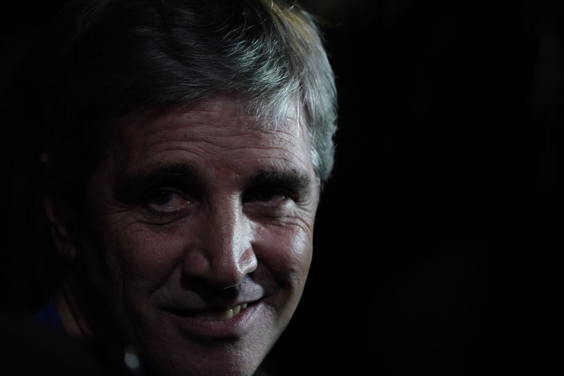 «Cisne blanco» para los mercados luego de las elecciones 2025: prevén un dólar a la baja y una robusta suba de acciones y bonos 