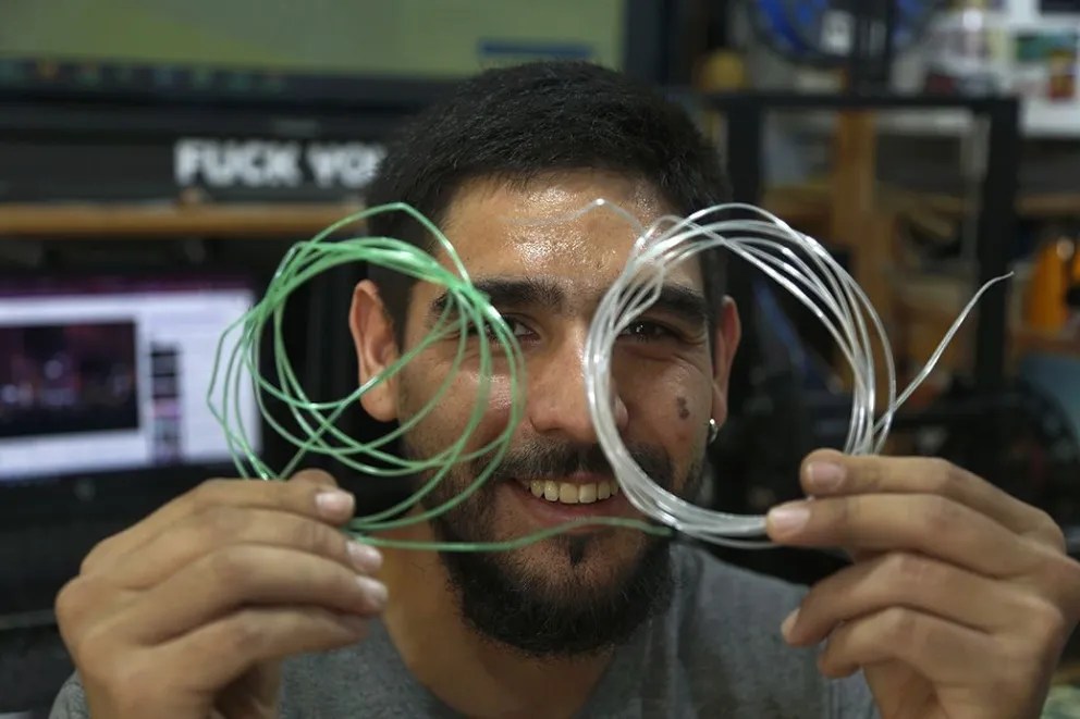 De la basura al diseño: el proyecto de un neuquino que transforma residuos en producción sustentable