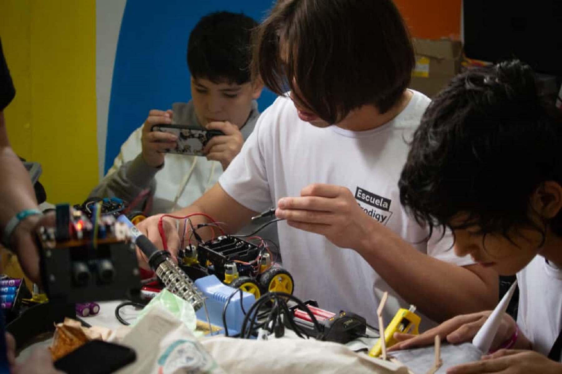 El proyecto de robótica que impulsa nuevas vocaciones técnicas en Río Negro y Neuquén