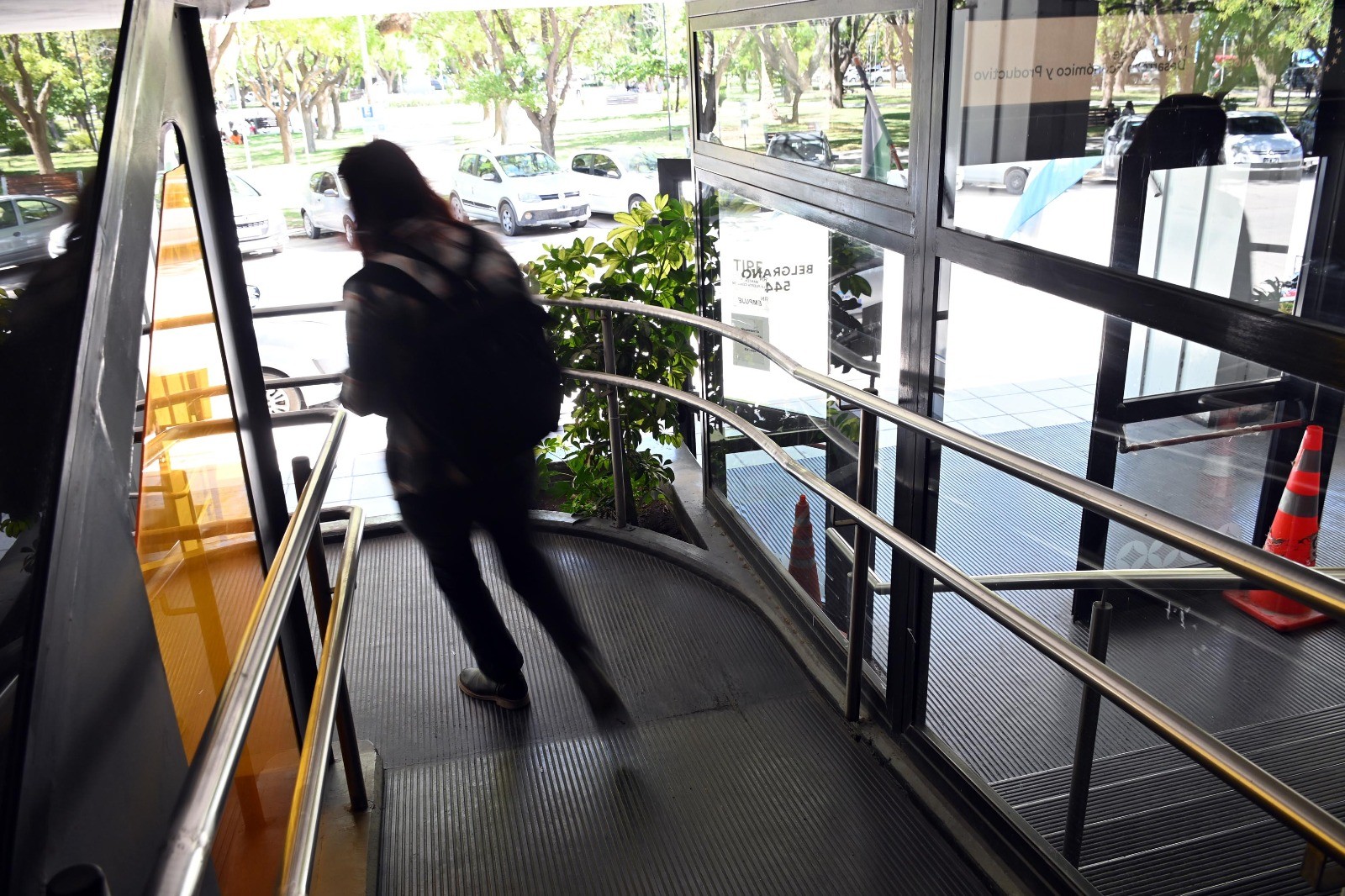 Río Negro pagó parte de la “recomposición” a estatales, pero faltaron algunos depósitos