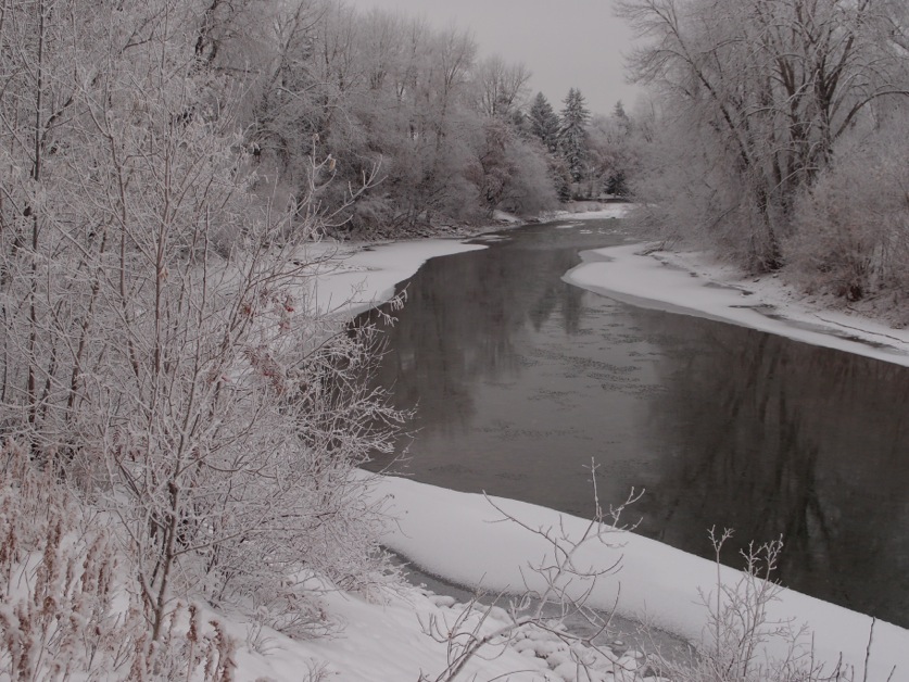 elbowriver1 River Grande Estates Award Winning Condos, Lindsay