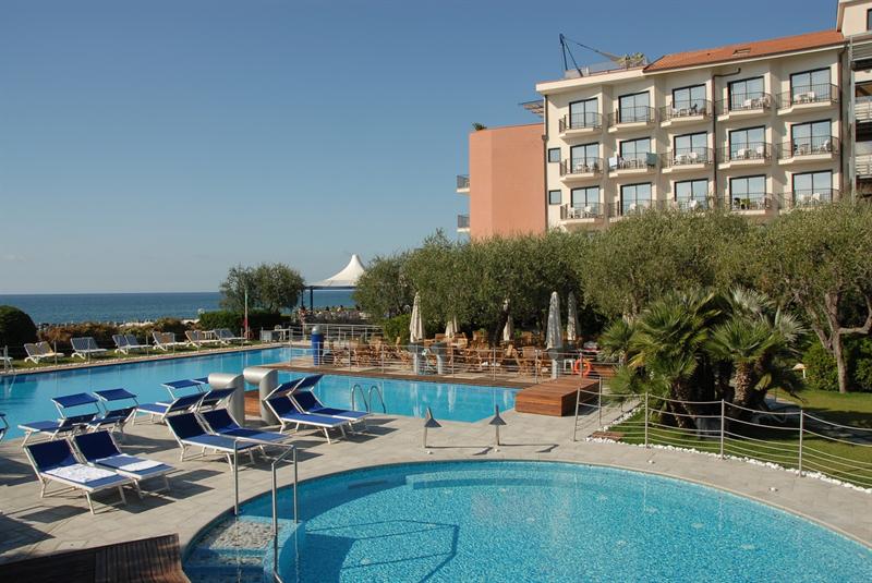 Hotel 4 stelle Diano Marina Grand Hotel Diana Majestic mare