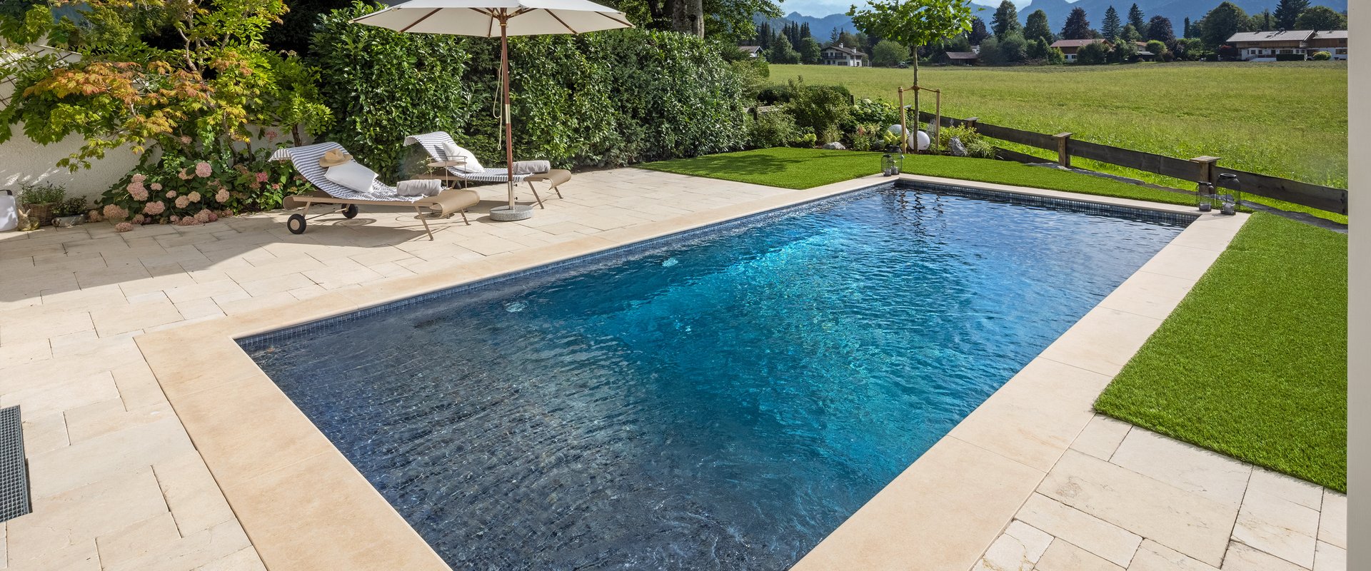  802 RivieraPool Fertigschwimmbad GmbH