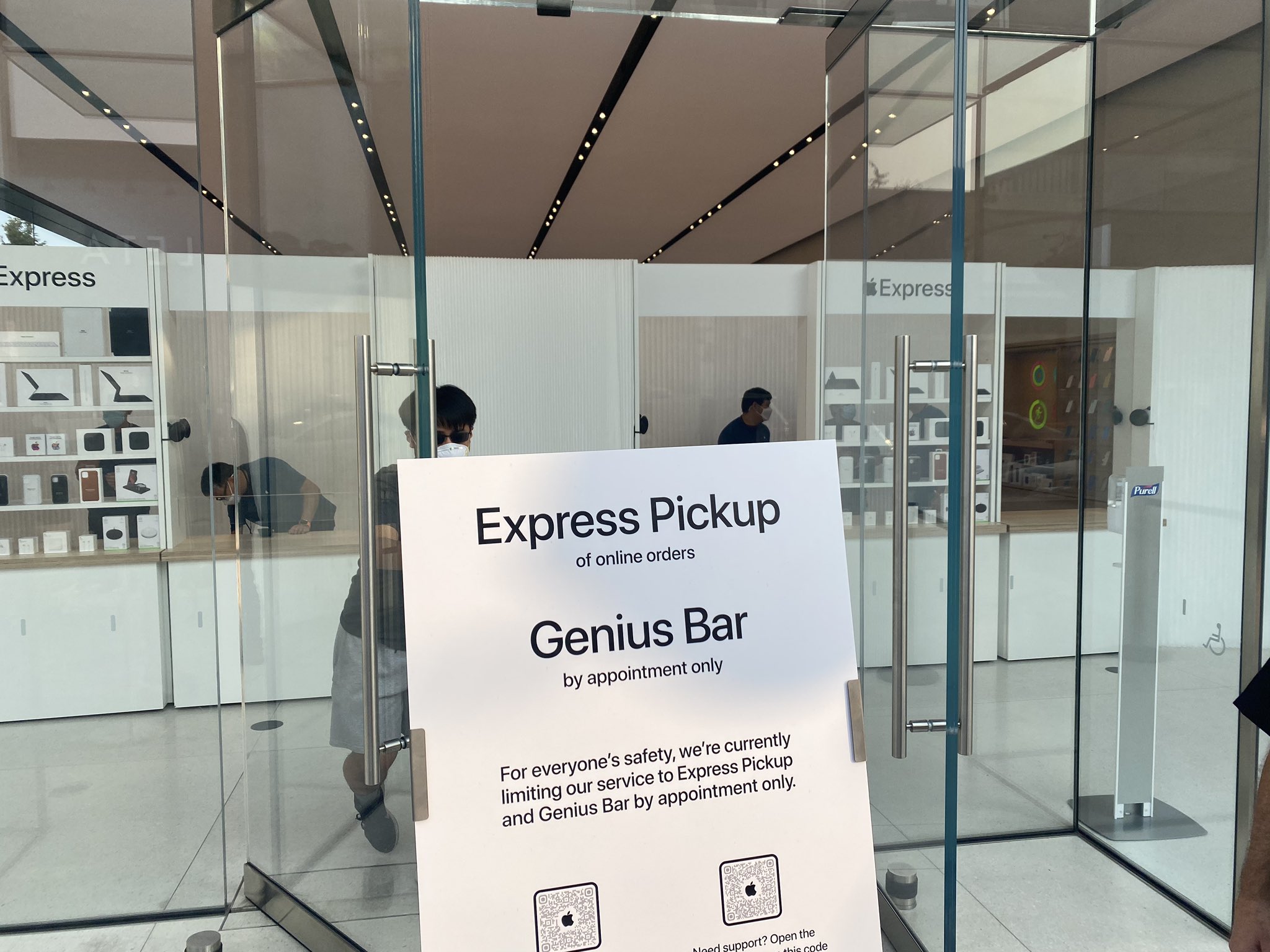 Apple Pilots Express Store Concept Retail & Leisure International