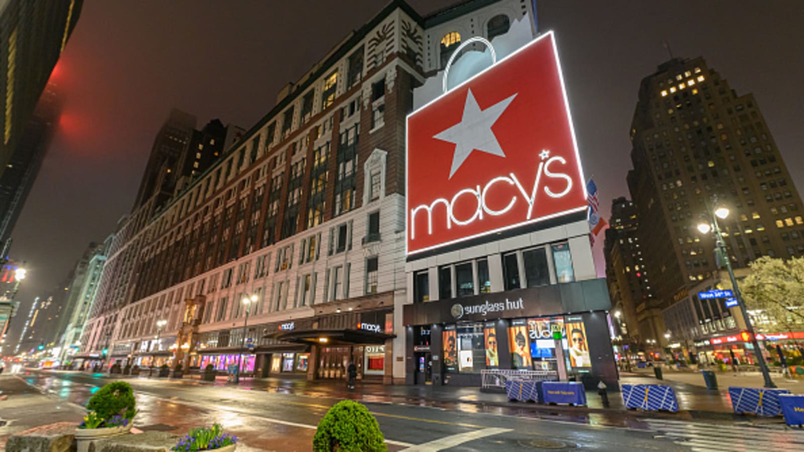 Macy’s Looks to Smaller Store Formats Retail & Leisure International