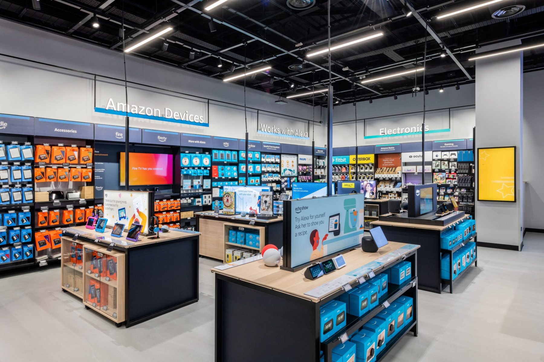 Amazon Opens First Physical 4Star Store in the UK Retail & Leisure