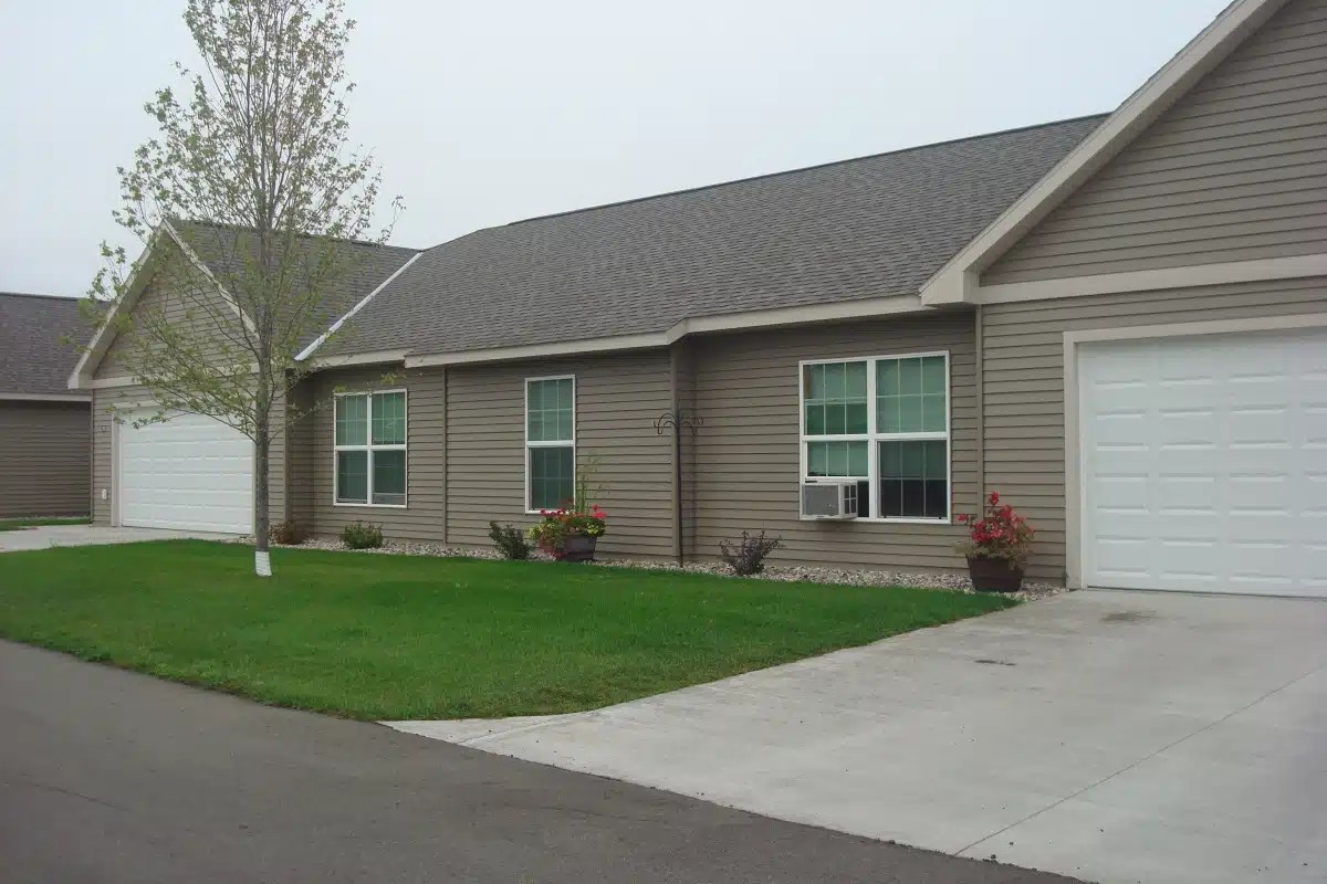 Walnut Ridge Townhomes Courtyard Property Management