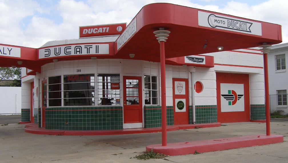 Texas Conoco Gas Stations