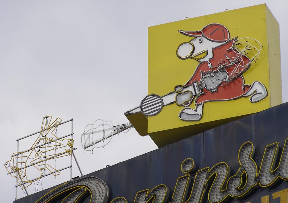 Pest Control Signs & Statues