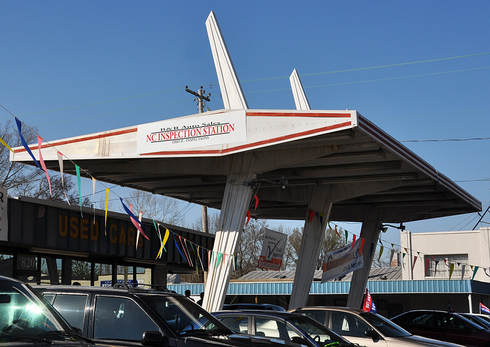 North Carolina Icebox & Modern Gas Stations