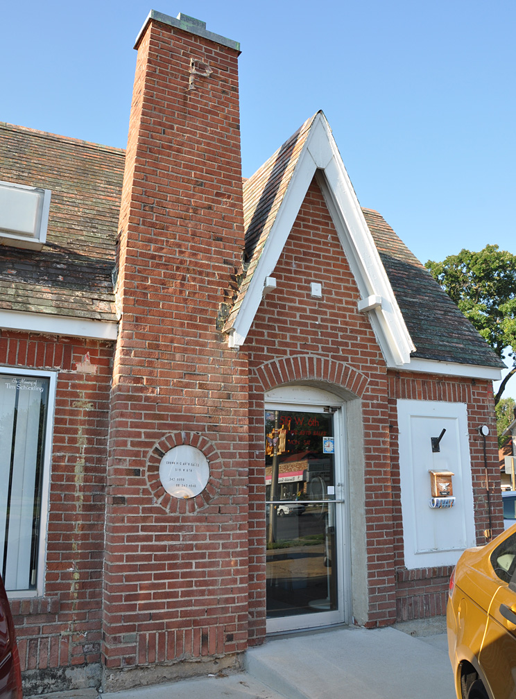 Kansas Phillips 66 Cottage Gas Stations